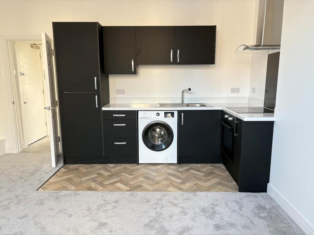 2 bed 1st Floor Flat for rent in Portsmouth. From Bernards Estate and Lettings Agents - Portsmouth Office