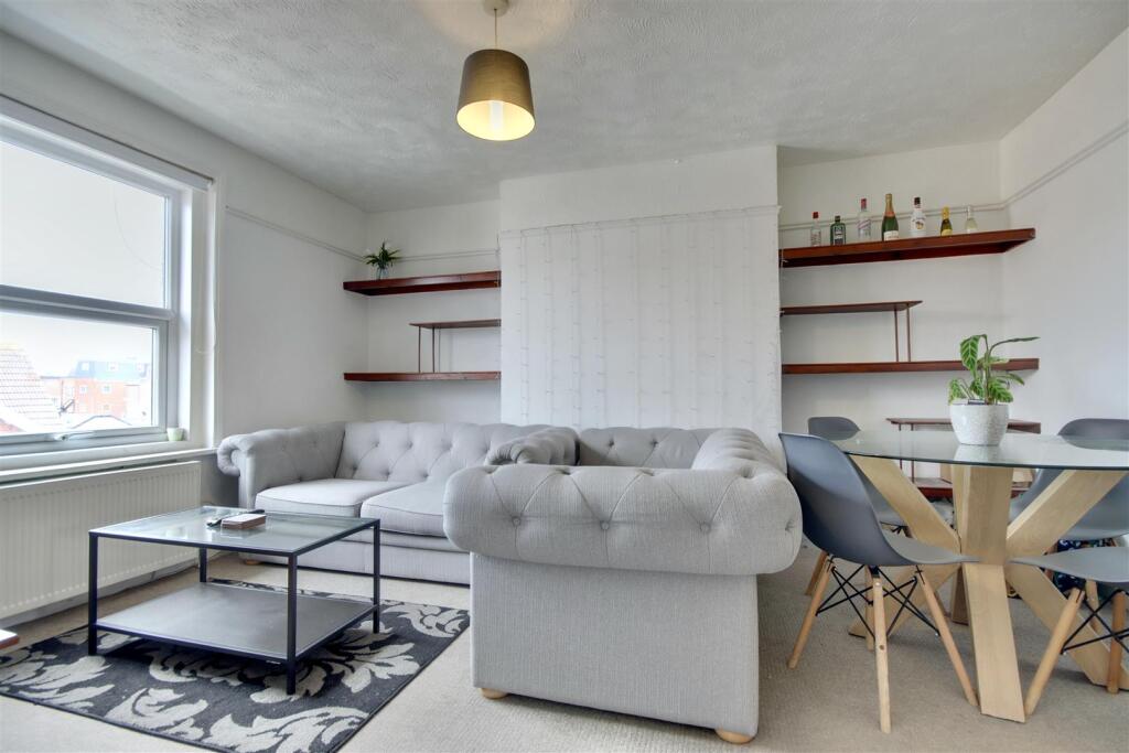 2 bed 1st Floor Flat for rent in Portsmouth. From Bernards Estate and Lettings Agents - Southsea Office