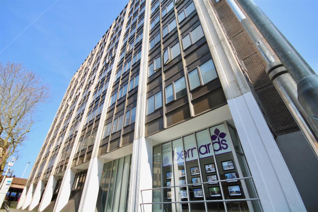 2 bed 1st Floor Flat for rent in Portsmouth. From Bernards Estate and Lettings Agents - Land & New Homes