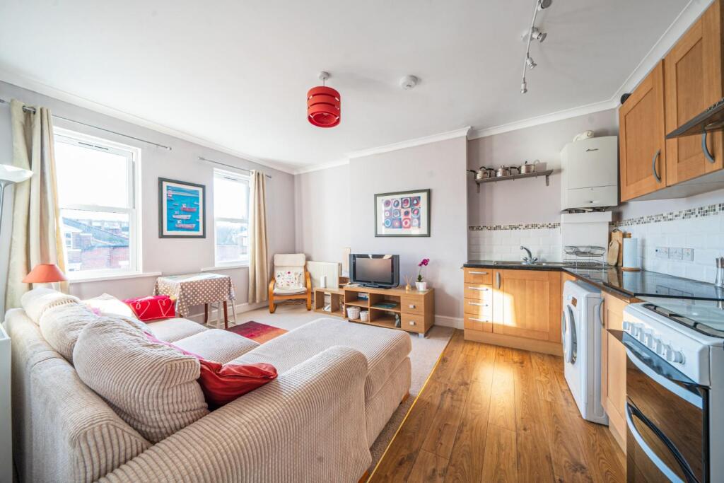 2 bed 1st Floor Flat for rent in Portsmouth. From Bernards Estate and Lettings Agents - Land & New Homes