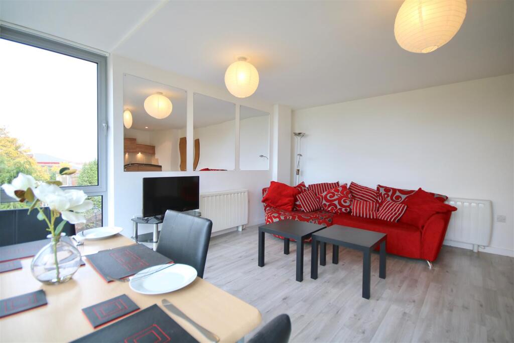 2 bed 1st Floor Flat for rent in Portsmouth. From Bernards Estate and Lettings Agents - Land & New Homes