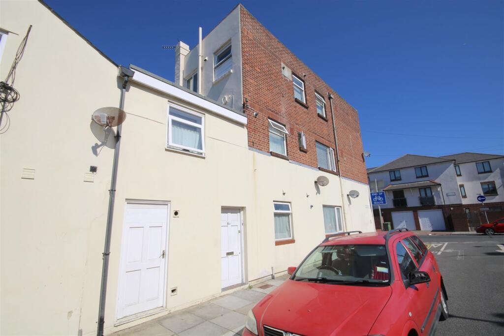1 bed 1st Floor Flat for rent in Portsmouth. From Bernards Estate and Lettings Agents - Land & New Homes