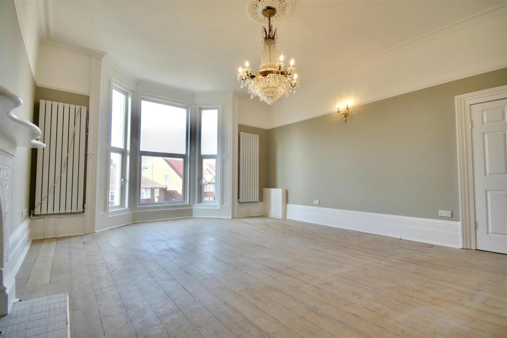 2 bed 1st Floor Flat for rent in Portsmouth. From Bernards Estate and Lettings Agents - Land & New Homes 2 bed 1st Floor Flat for rent in Portsmouth. From Bernards Estate and Lettings Agents - Land & New Homes