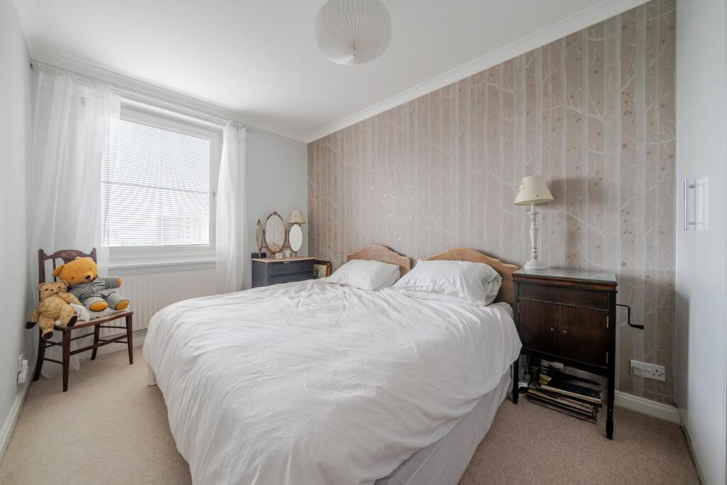 2 bed Apartment for rent in Portsmouth. From Bernards Estate and Lettings Agents - Land & New Homes