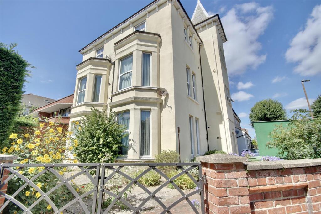 1 bed Detached for rent in Portsmouth. From Bernards Estate and Lettings Agents - Land & New Homes