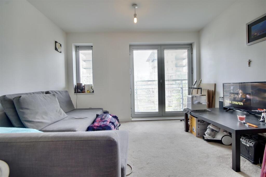 1 bed 1st Floor Flat for rent in Portsmouth. From Bernards Estate and Lettings Agents - Land & New Homes