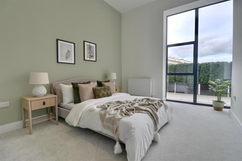 1 bed 1st Floor Flat for rent in Portsmouth. From Bernards Estate and Lettings Agents - Land & New Homes