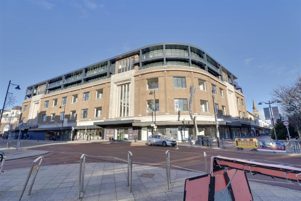 1 bed 1st Floor Flat for rent in Portsmouth. From Bernards Estate and Lettings Agents - Land & New Homes