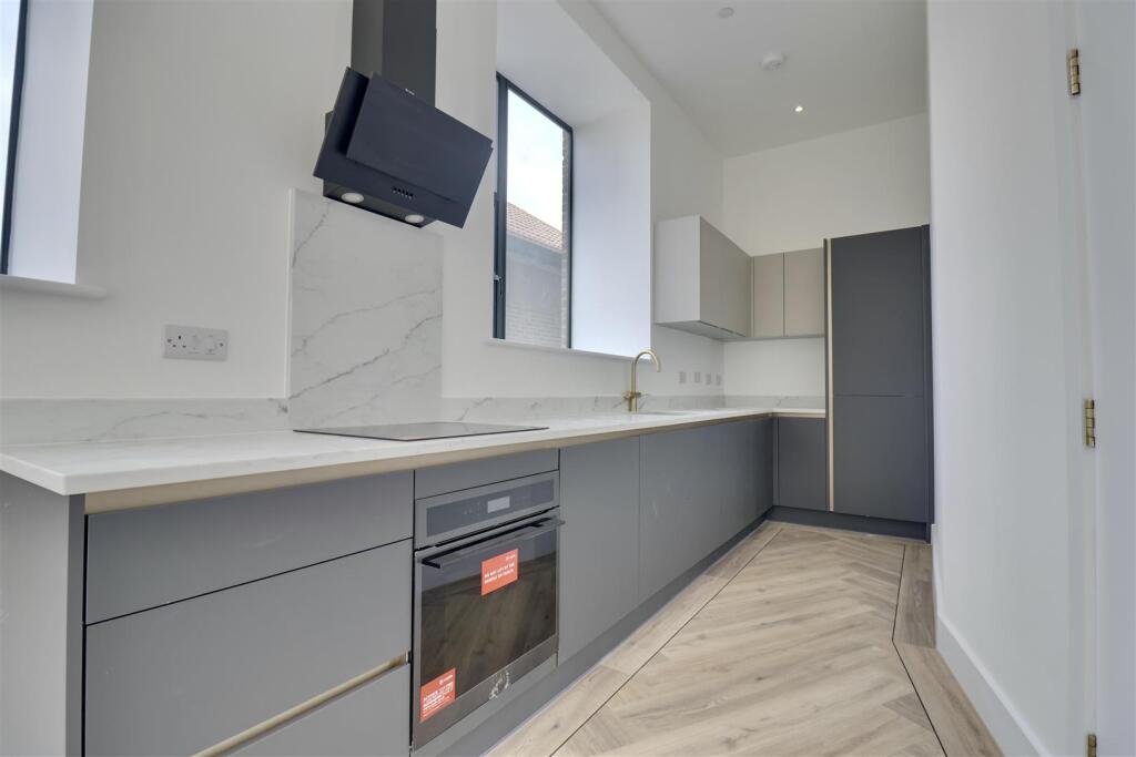 2 bed 1st Floor Flat for rent in Portsmouth. From Bernards Estate and Lettings Agents - Land & New Homes