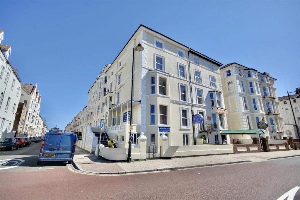 3 bed 1st Floor Flat for rent in Portsmouth. From Bernards Estate and Lettings Agents - Land & New Homes