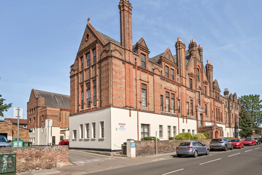 2 bed Duplex for rent in Portsmouth. From Bernards Estate and Lettings Agents - Land & New Homes