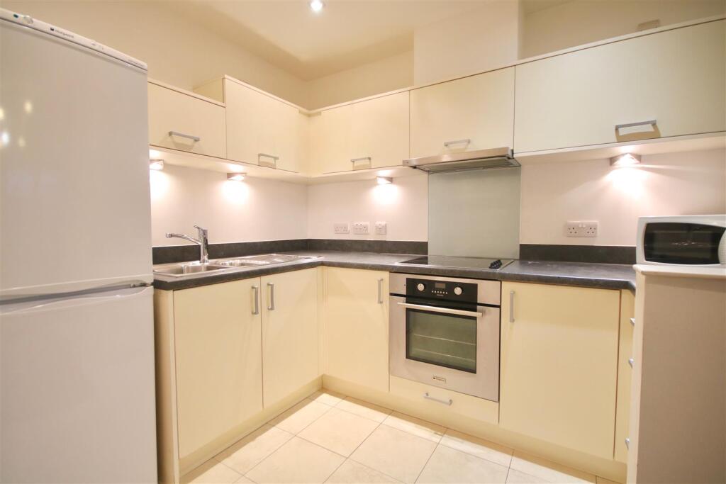 1 bed 1st Floor Flat for rent in Portsmouth. From Bernards Estate and Lettings Agents - Land & New Homes