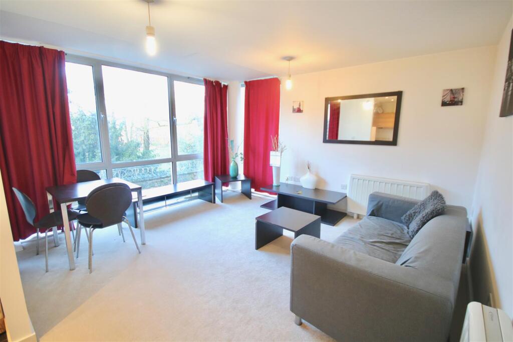 2 bed 1st Floor Flat for rent in Portsmouth. From Bernards Estate and Lettings Agents - Land & New Homes