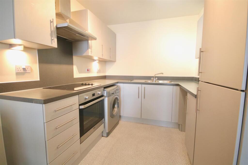 2 bed 1st Floor Flat for rent in Portsmouth. From Bernards Estate and Lettings Agents - Land & New Homes