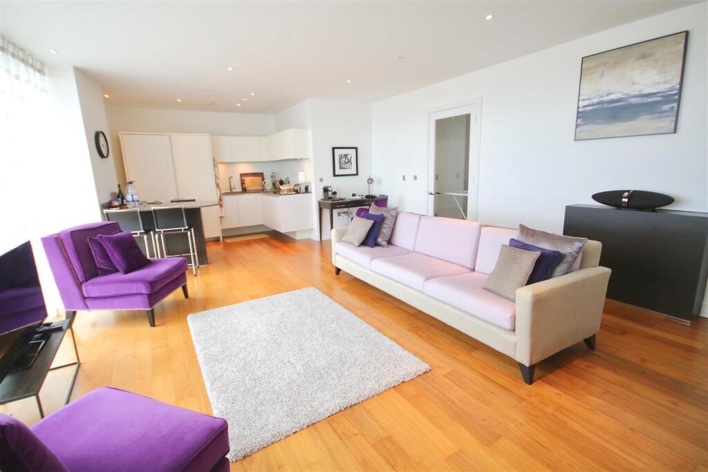 2 bed 1st Floor Flat for rent in Portsmouth. From Bernards Estate and Lettings Agents - Land & New Homes 2 bed 1st Floor Flat for rent in Portsmouth. From Bernards Estate and Lettings Agents - Land & New Homes