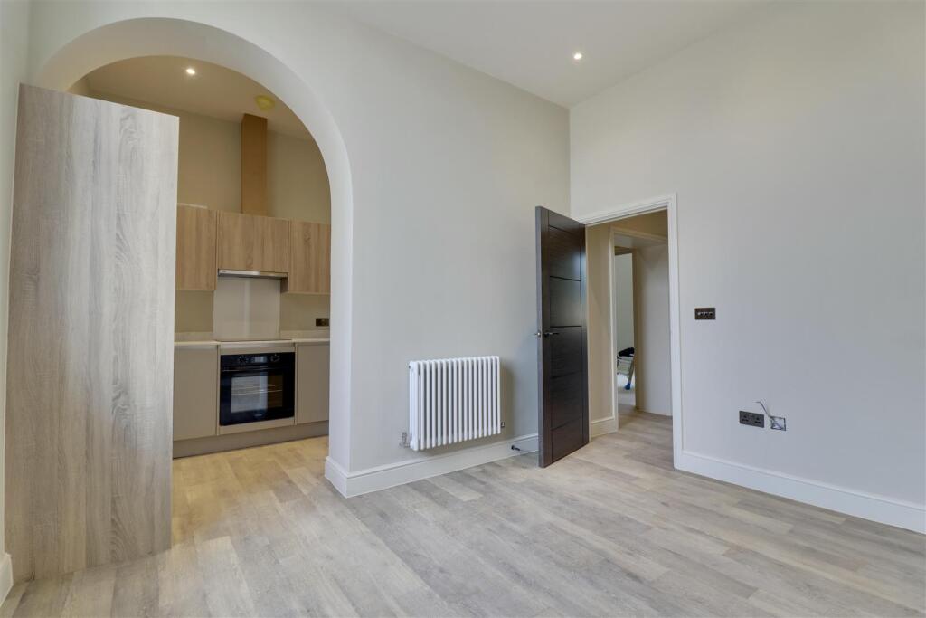 2 bed 1st Floor Flat for rent in . From Bernards Estate and Lettings Agents - Land & New Homes