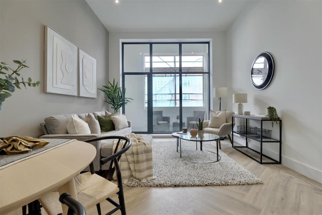 2 bed 1st Floor Flat for rent in . From Bernards Estate and Lettings Agents - Land & New Homes 2 bed 1st Floor Flat for rent in . From Bernards Estate and Lettings Agents - Land & New Homes