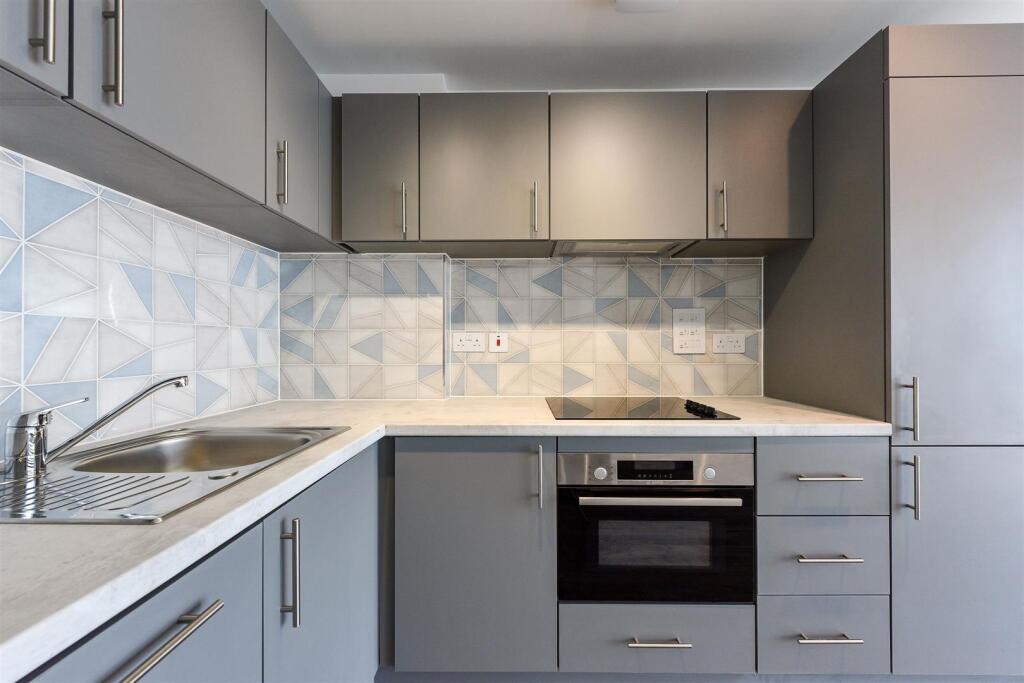 4 bed Studio for rent in Portsmouth. From Bernards Estate and Lettings Agents - Land & New Homes 4 bed Studio for rent in Portsmouth. From Bernards Estate and Lettings Agents - Land & New Homes