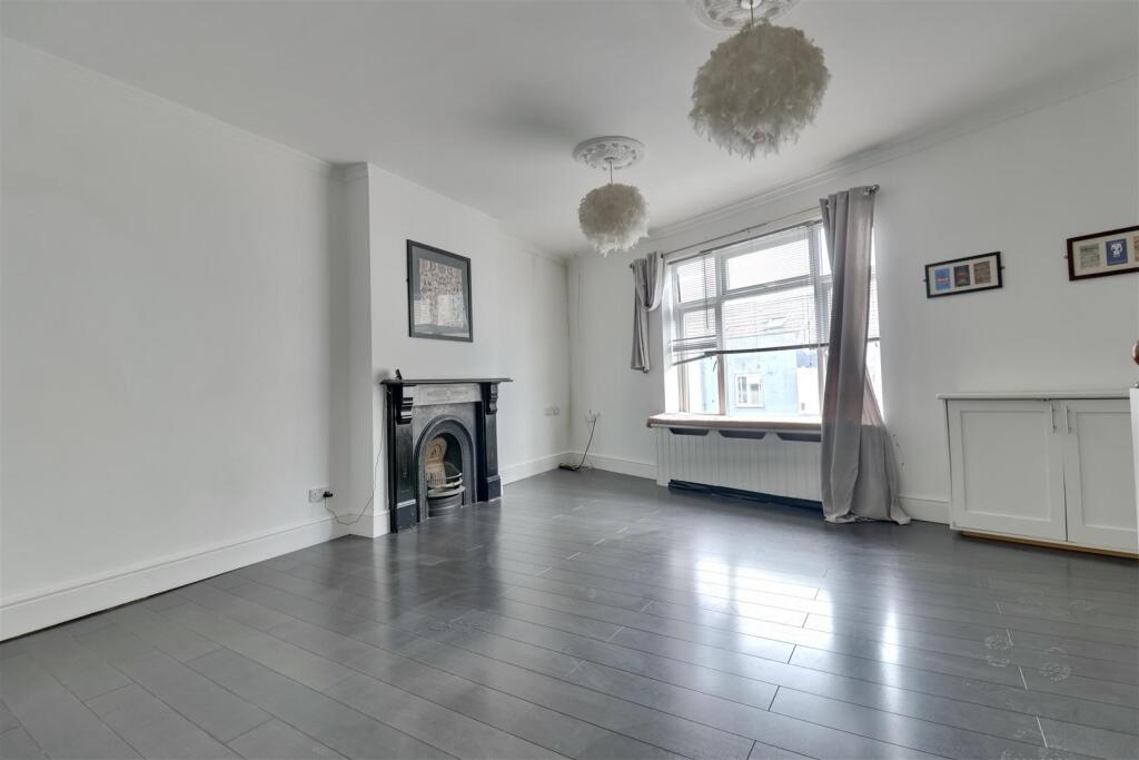 3 bed Annexe for rent in Portsmouth. From Bernards Estate and Lettings Agents - Land & New Homes