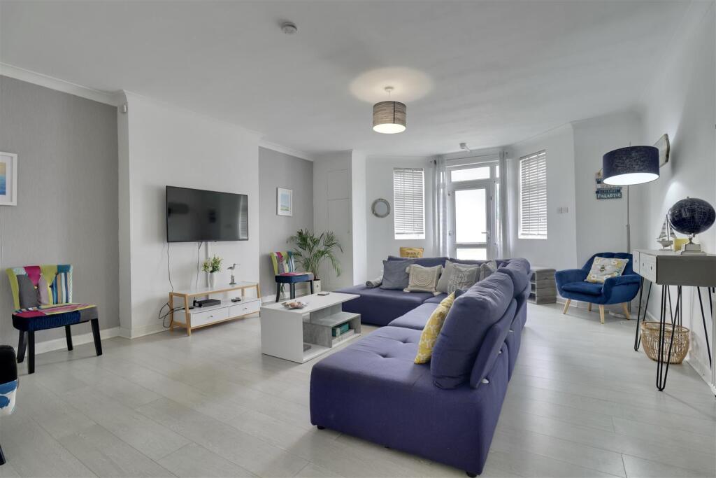3 bed Apartment for rent in Portsmouth. From Bernards Estate and Lettings Agents - Land & New Homes