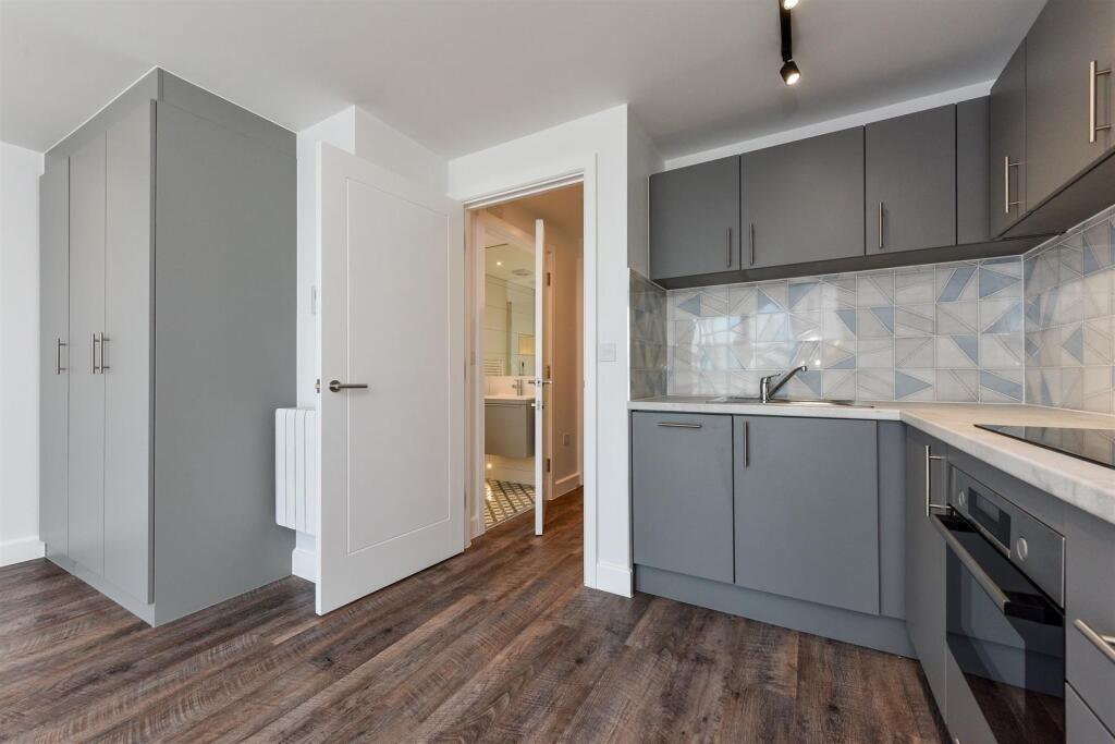 4 bed Studio for rent in Portsmouth. From Bernards Estate and Lettings Agents - Land & New Homes 4 bed Studio for rent in Portsmouth. From Bernards Estate and Lettings Agents - Land & New Homes