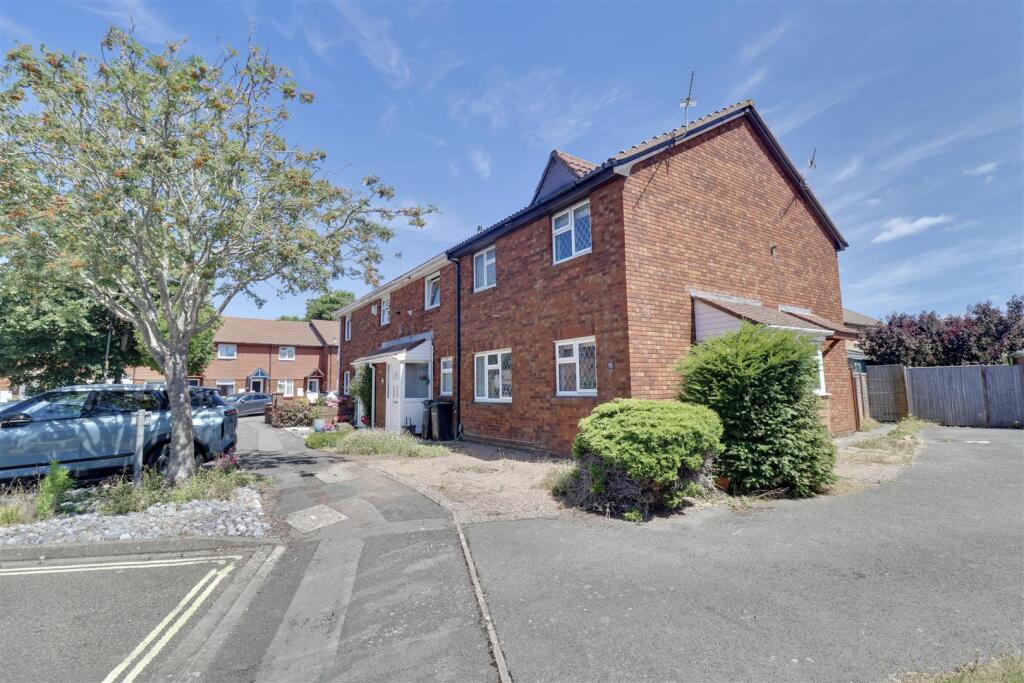 1 bed Detached for rent in Portsmouth. From Bernards Estate and Lettings Agents - Land & New Homes