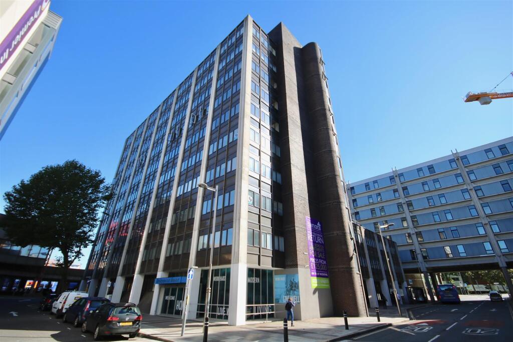 1 bed 1st Floor Flat for rent in Portsmouth. From Bernards Estate and Lettings Agents - Land & New Homes 1 bed 1st Floor Flat for rent in Portsmouth. From Bernards Estate and Lettings Agents - Land & New Homes