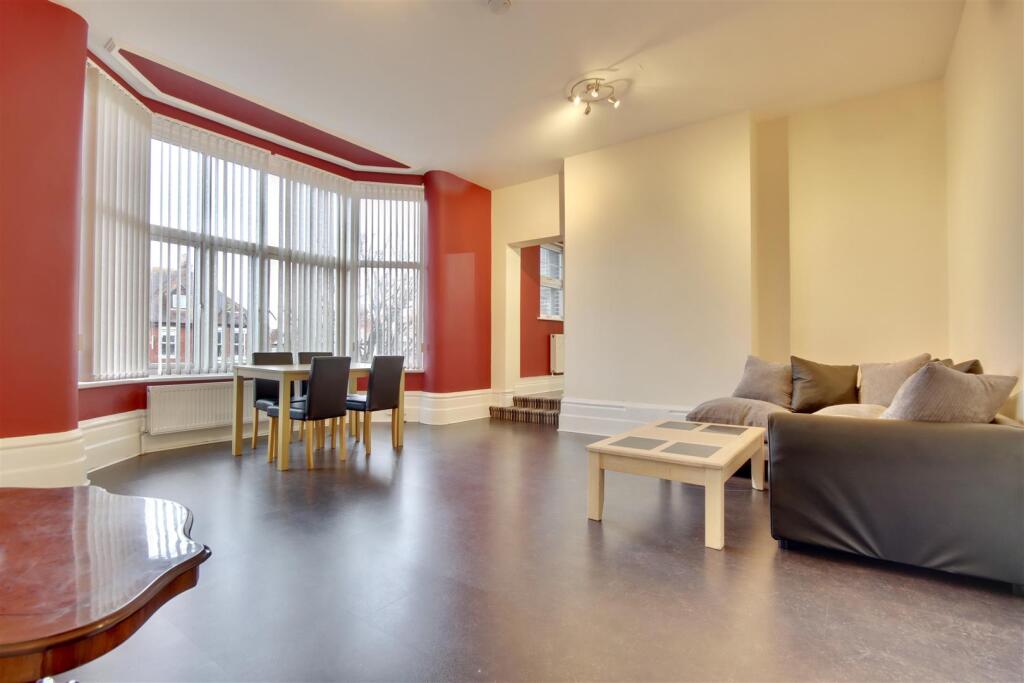 2 bed 1st Floor Flat for rent in Portsmouth. From Bernards Estate and Lettings Agents - Land & New Homes