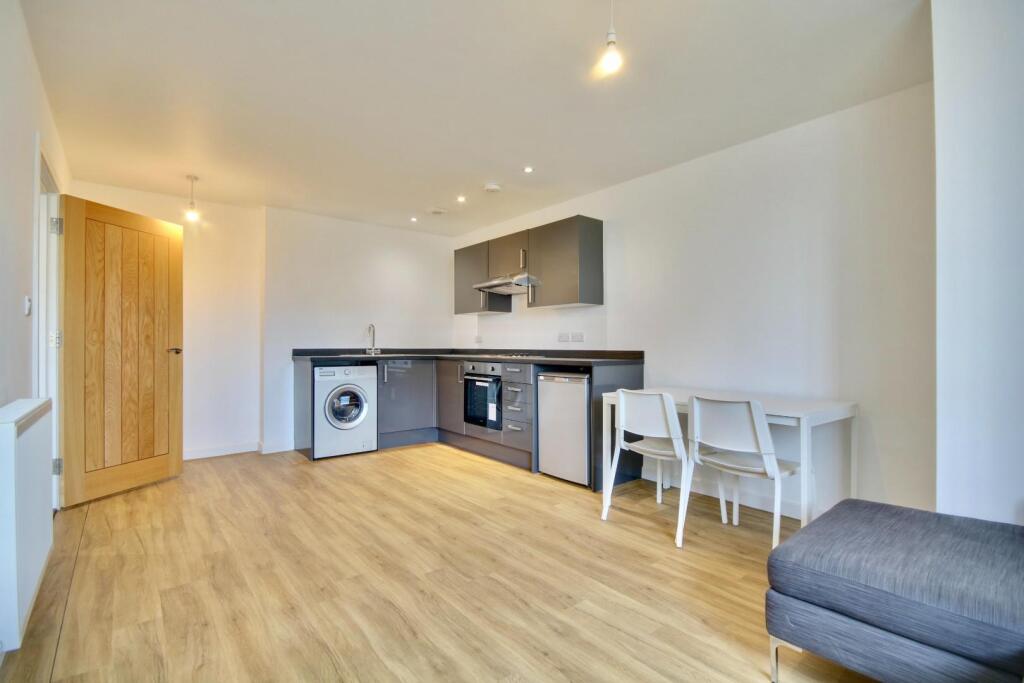 2 bed 1st Floor Flat for rent in Portsmouth. From Bernards Estate and Lettings Agents - Land & New Homes