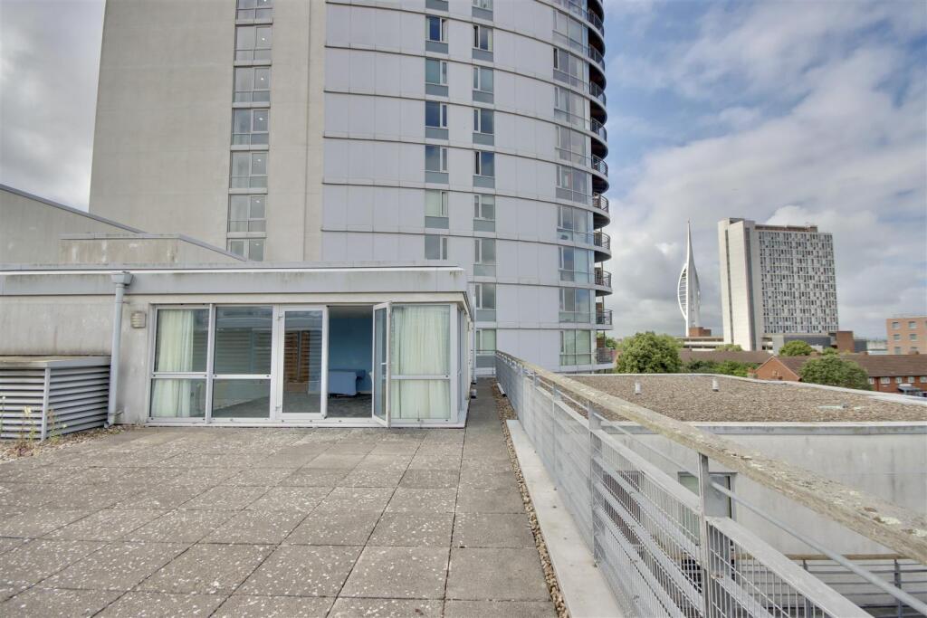 2 bed 1st Floor Flat for rent in Portsmouth. From Bernards Estate and Lettings Agents - Land & New Homes 2 bed 1st Floor Flat for rent in Portsmouth. From Bernards Estate and Lettings Agents - Land & New Homes