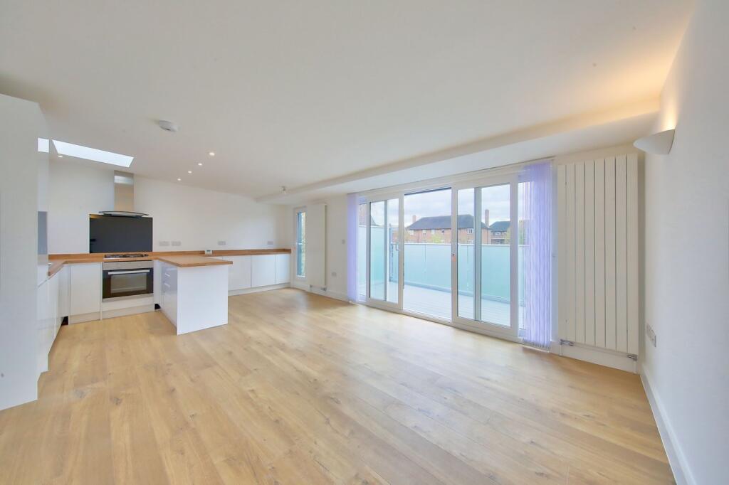 2 bed 1st Floor Flat for rent in Battersea. From John Thorogood - London