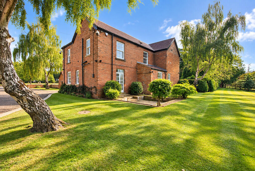 4 bed Farm House for rent in Tickhill. From Portfield - Garrard & Wright - Tickhill