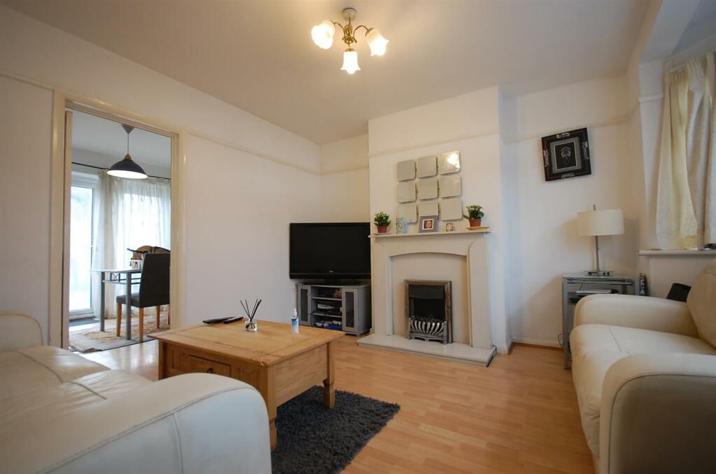 2 bed Detached House for rent in Ruislip. From The Gibson Honey Partnership