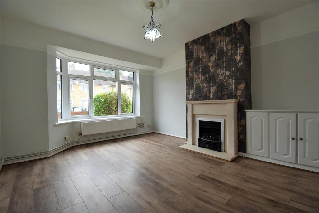2 bed Annexe for rent in Uxbridge. From The Gibson Honey Partnership