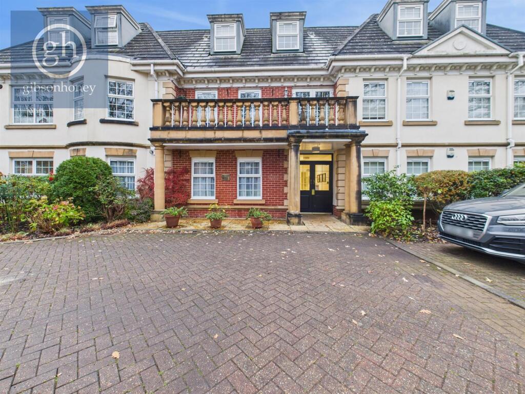 2 bed 1st Floor Flat for rent in Northwood. From The Gibson Honey Partnership