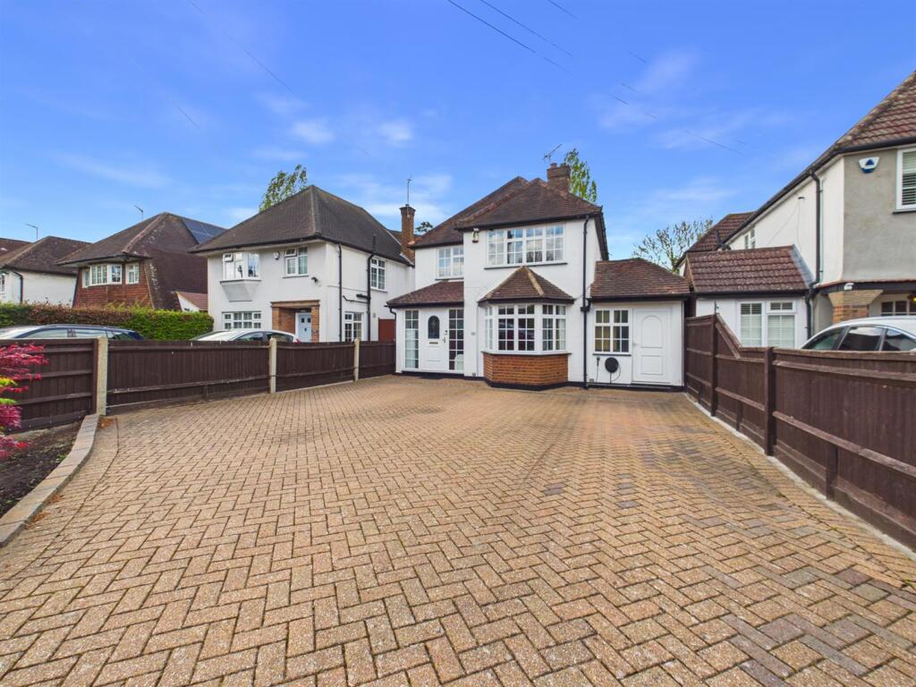 4 bed Detached for rent in Ruislip. From The Gibson Honey Partnership