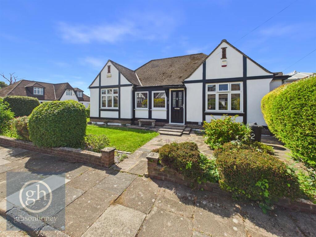 3 bed Detached bungalow for rent in Ruislip. From The Gibson Honey Partnership