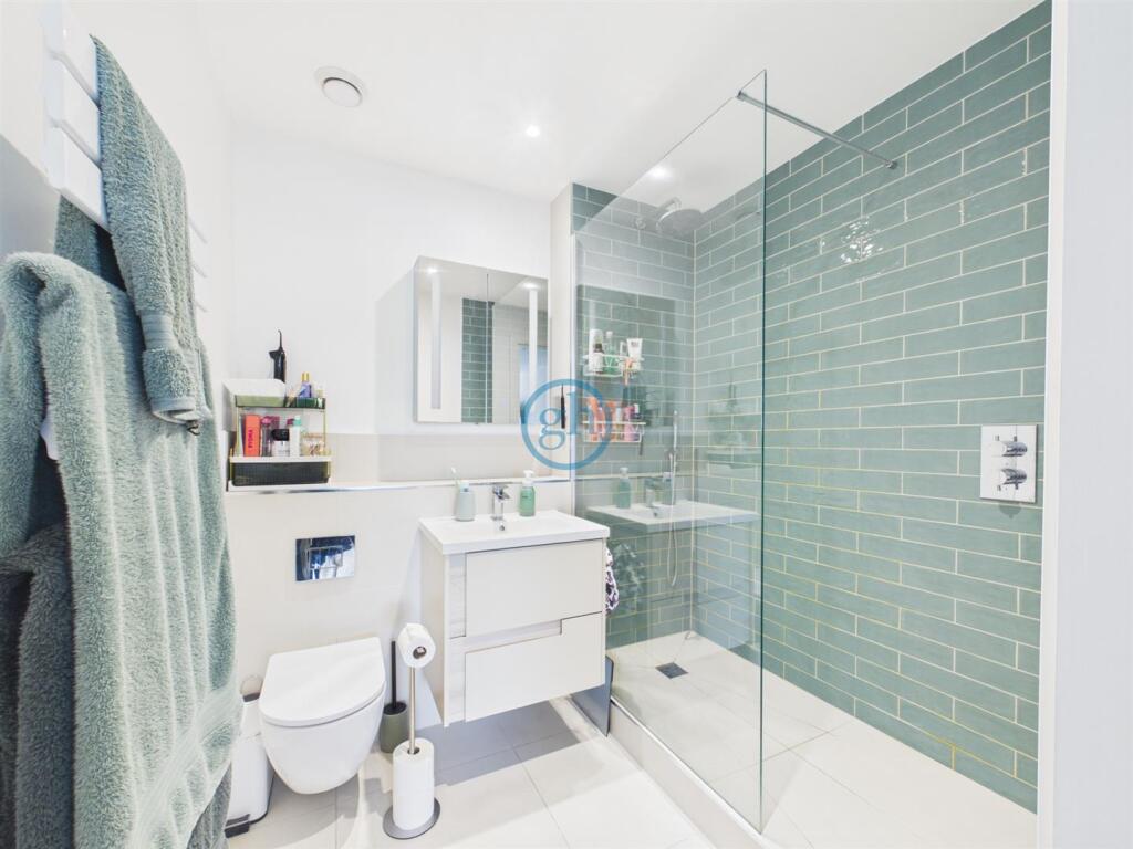 2 bed Apartment for rent in Ruislip. From The Gibson Honey Partnership