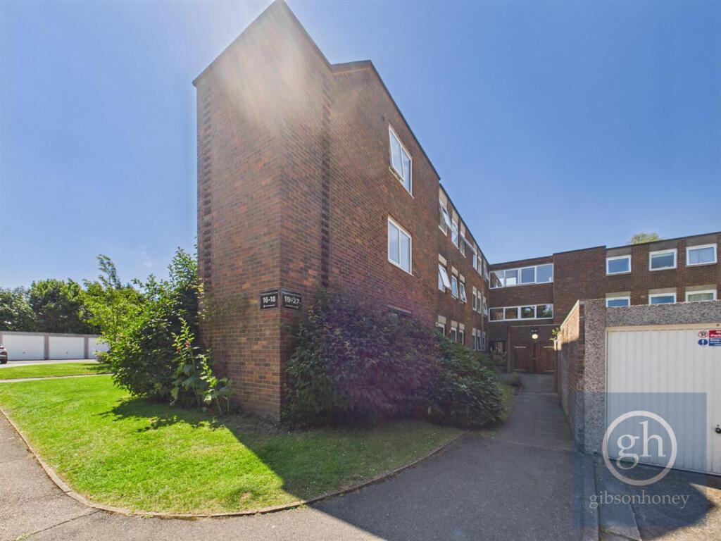 2 bed Apartment for rent in Northwood. From The Gibson Honey Partnership