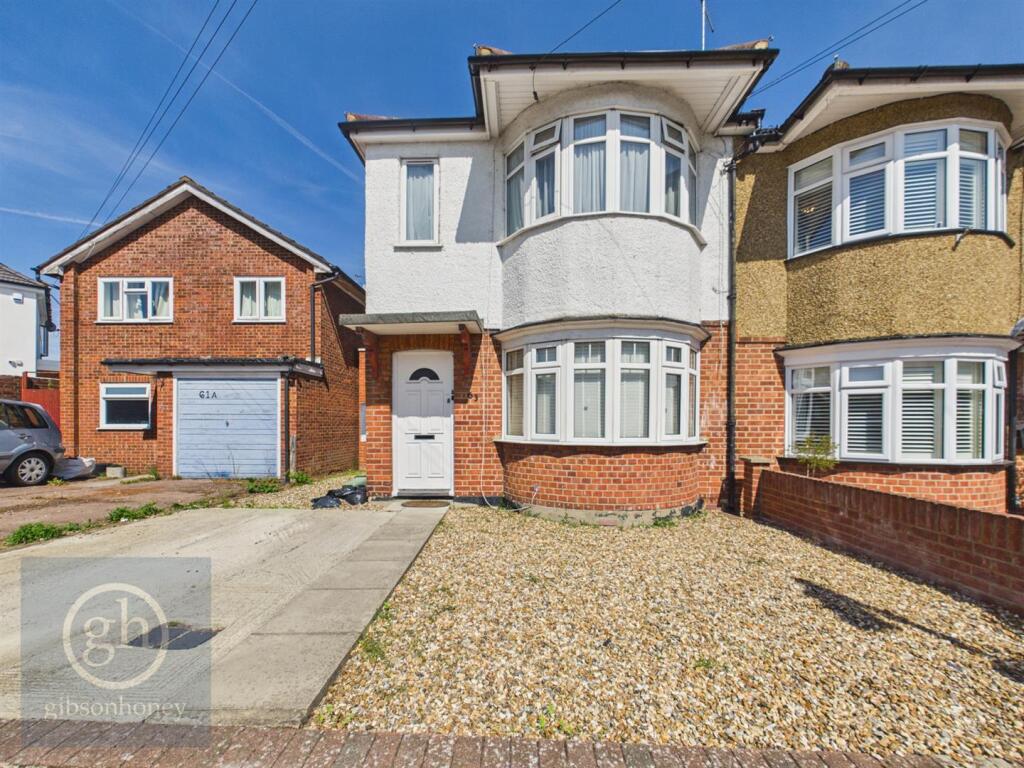 2 bed Annexe for rent in Ruislip. From The Gibson Honey Partnership 2 bed Annexe for rent in Ruislip. From The Gibson Honey Partnership