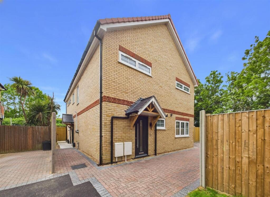 3 bed Semi Detached for rent in Ruislip. From The Gibson Honey Partnership