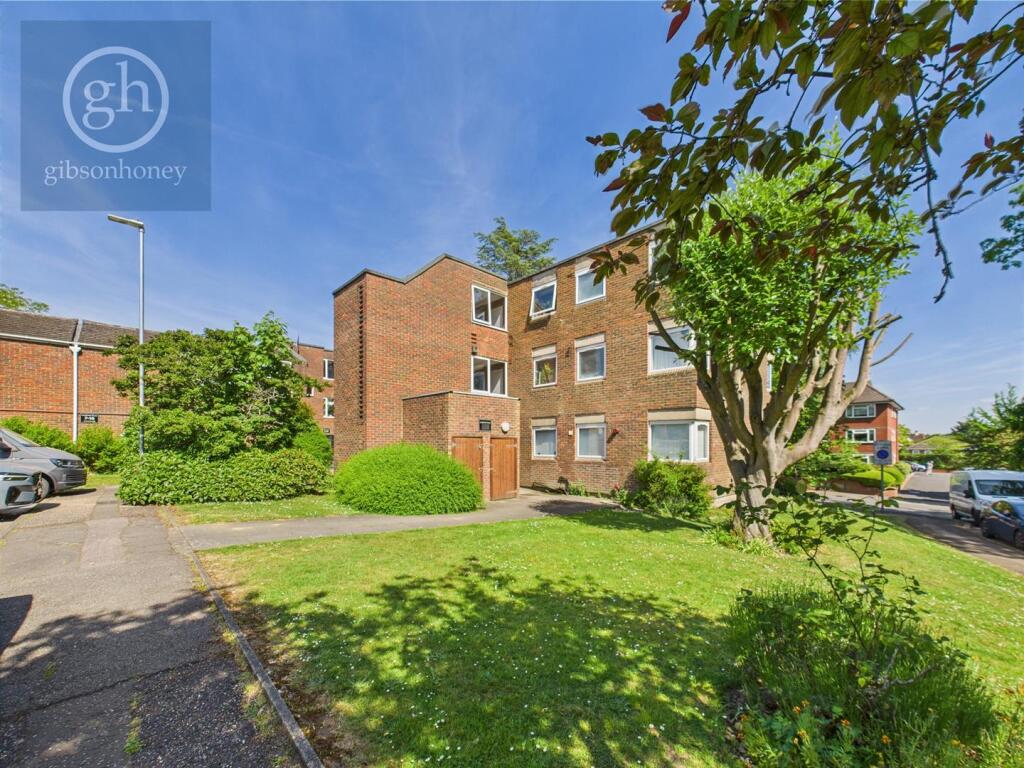 2 bed 1st Floor Flat for rent in Northwood. From The Gibson Honey Partnership