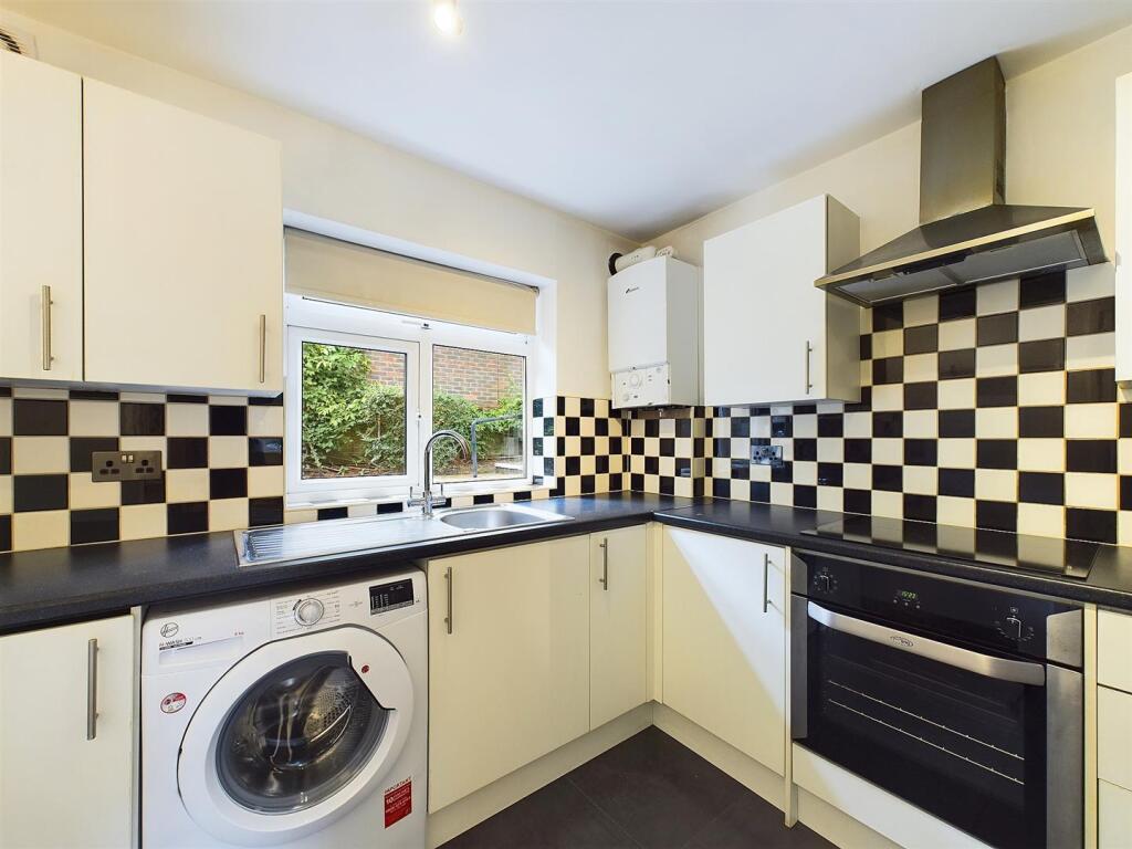 2 bed 1st Floor Flat for rent in Pinner. From The Gibson Honey Partnership