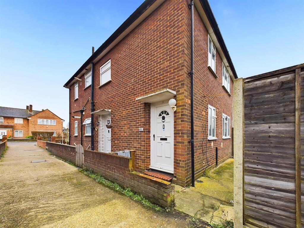 2 bed Annexe for rent in Ruislip. From The Gibson Honey Partnership