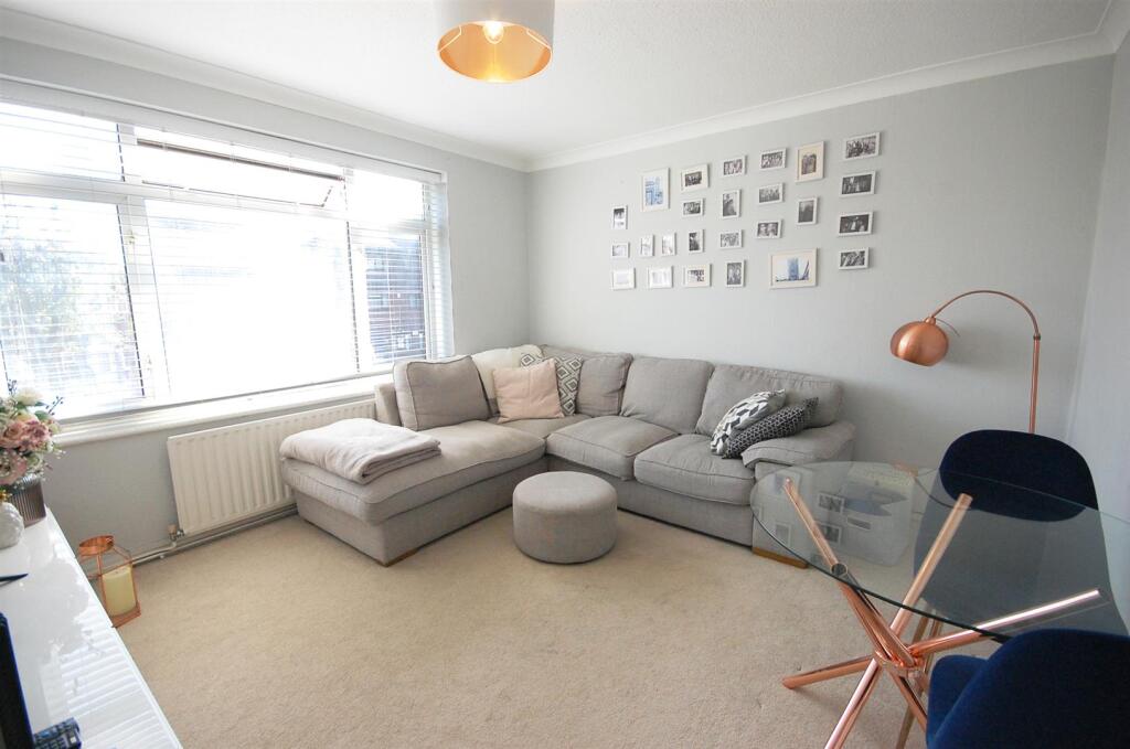 1 bed Annexe for rent in Ruislip. From The Gibson Honey Partnership