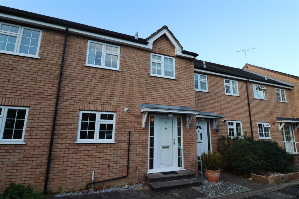 3 bed Detached for rent in Ruislip. From The Gibson Honey Partnership