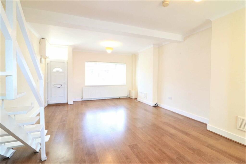 2 bed Detached House for rent in Penge. From Property World