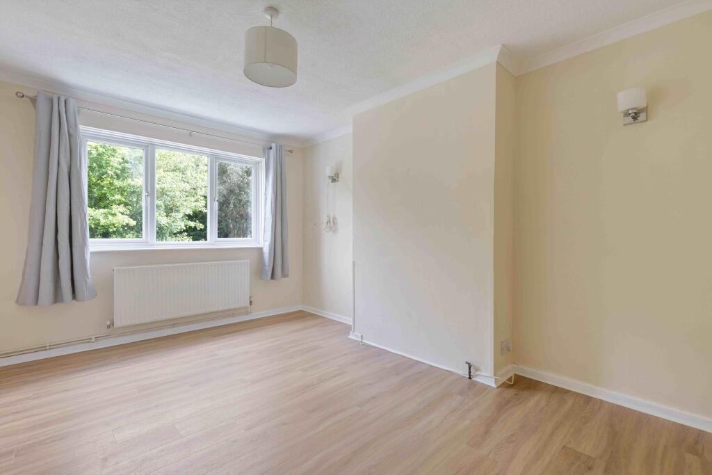 2 bed 1st Floor Flat for rent in London. From Property World - Sydenham - Sales