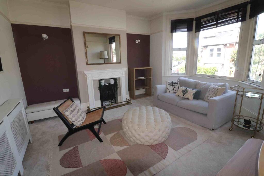2 bed 1st Floor Flat for rent in Penge. From Property World - Sydenham - Sales 2 bed 1st Floor Flat for rent in Penge. From Property World - Sydenham - Sales