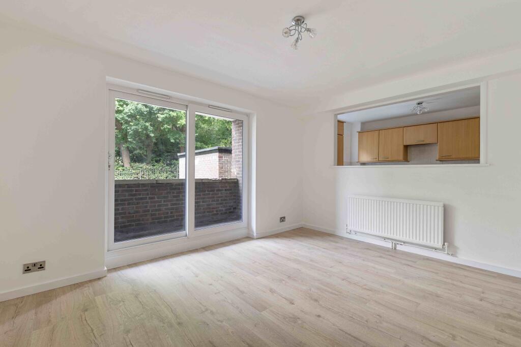 2 bed House (unspecified) for rent in Penge. From Property World - Sydenham - Sales
